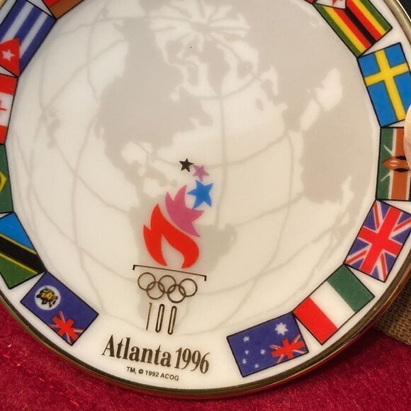 Hallmark Keepsake Ornament 1996 Parade of Nations The Olympic Spirit Collection - Picture 10 of 12